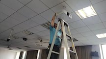 【模范机关建设】现信中心扎实做好多媒体教室设备检修